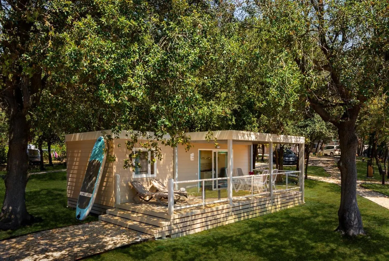 Parco vacanze Maistra Camping Koversada Uncovered Naturist Mobile Homes Orsera
